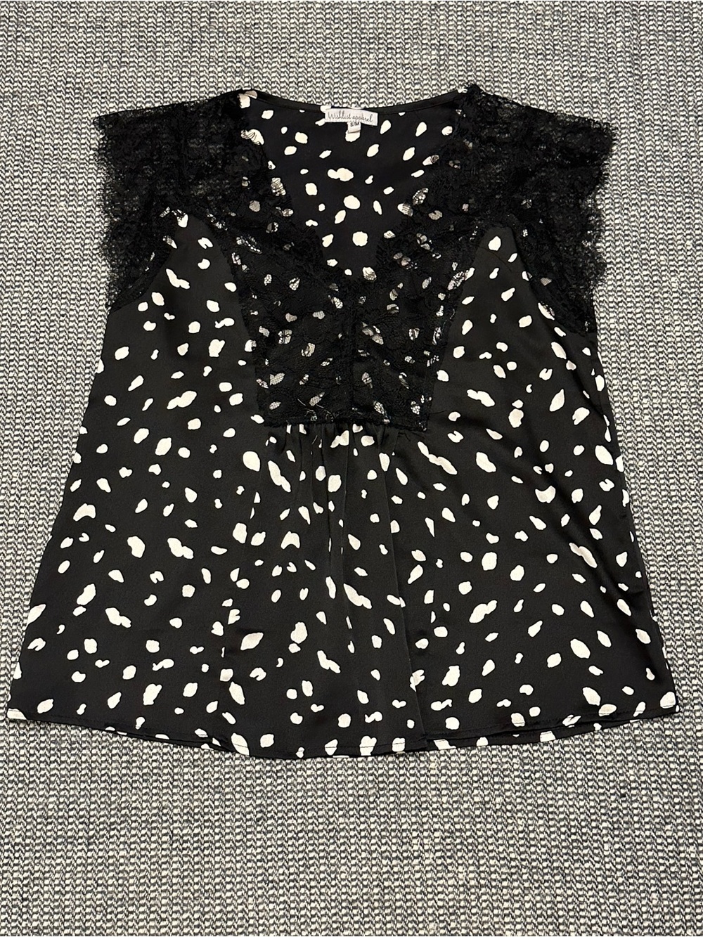 Wishlist Apparel Black & White Lace-Trim Sleeveless Blouse